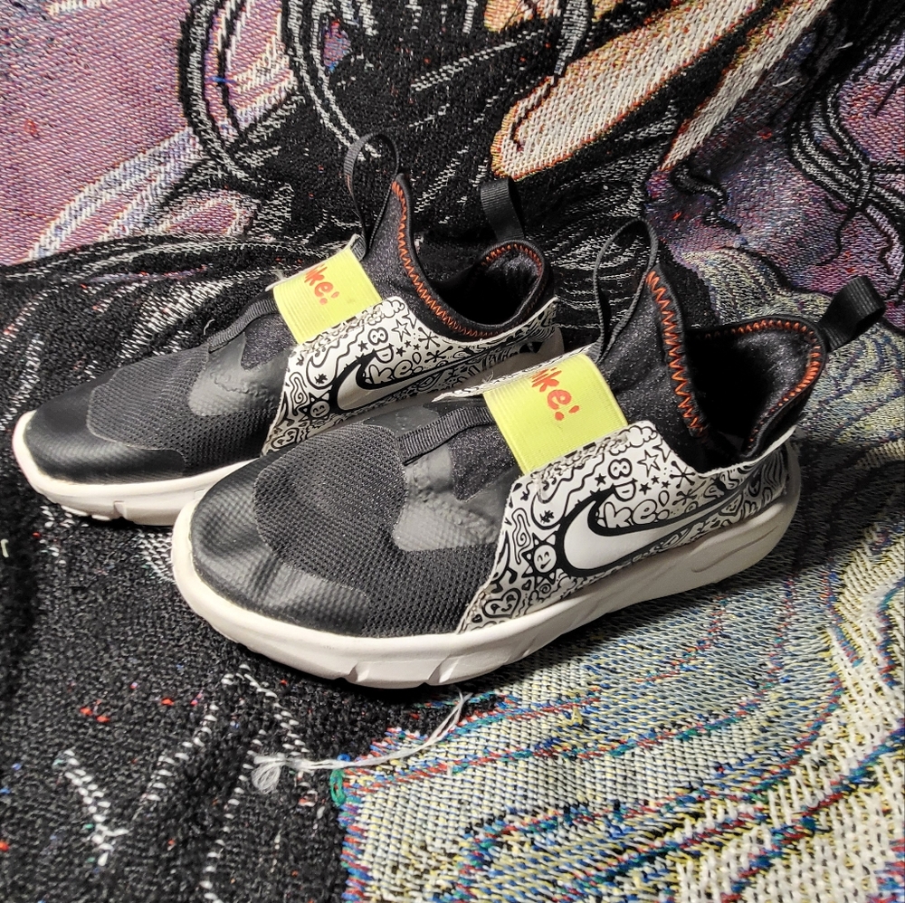 Nike Flex Runner 2 Slip On Size 3y